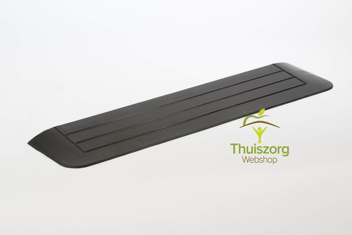 Threshold assistance with slanted side surfaces