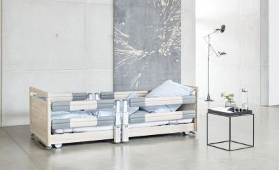 Floorline 15-80 Bett, hohe Seitenteile 51F, Lattenrost aus Holz, 2 halb teleskopierbare Seitenteile